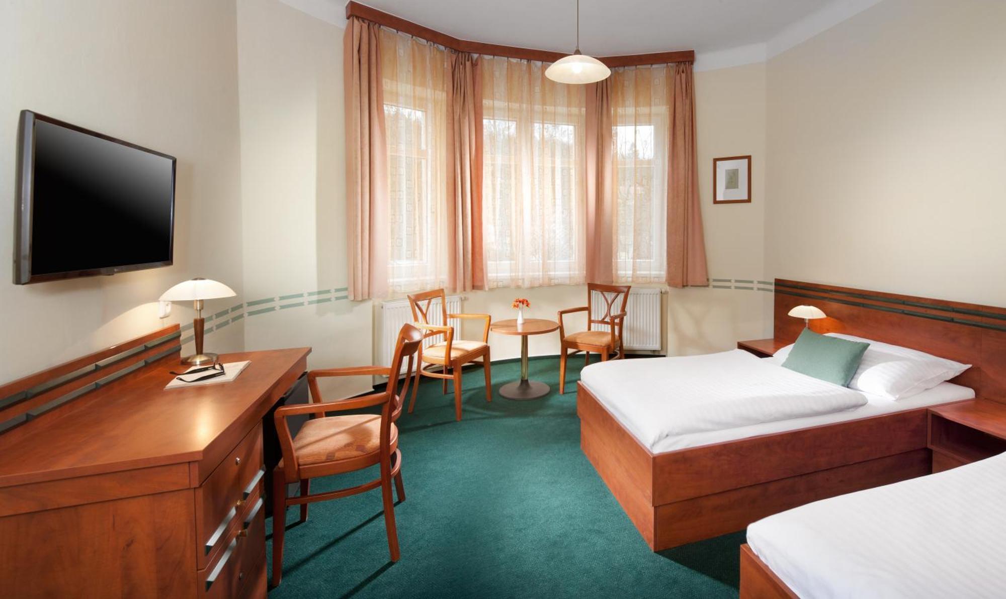 Hotel Riviera Luhačovice Esterno foto