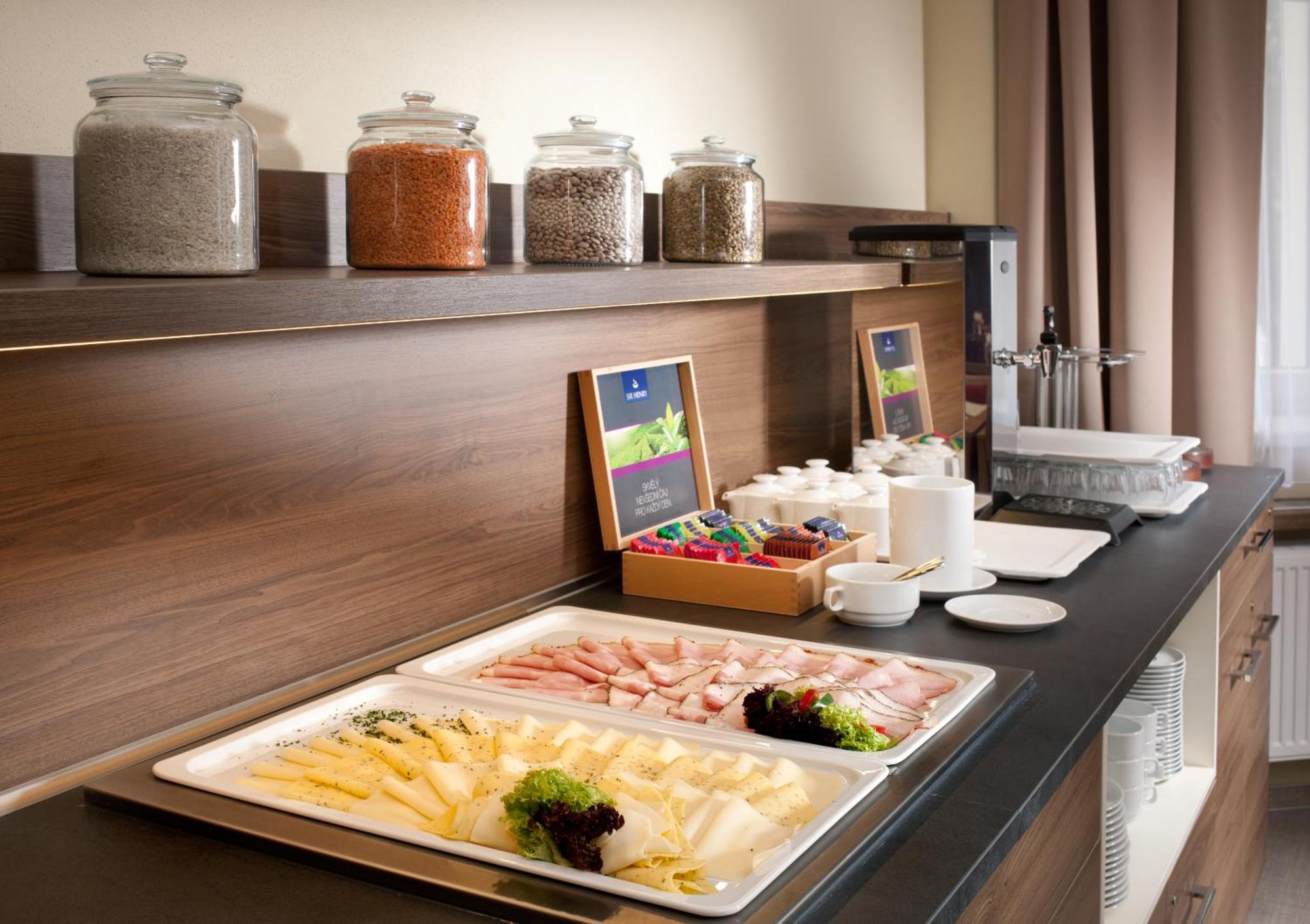 Hotel Riviera Luhačovice Esterno foto